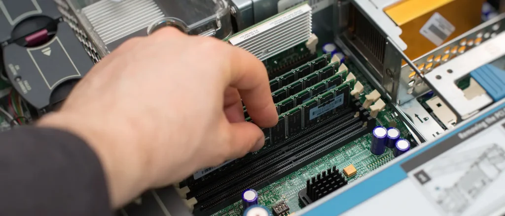 Mehr über den Artikel erfahren KI-Boom: Preisexplosion und Lieferengpässe für IT-Hardware