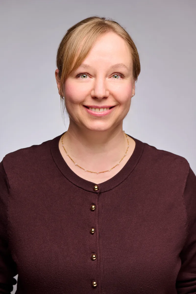 Julia Zenderowski - Teamassistenz